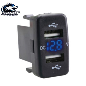 Cargador USB 3.1A Toyota tipo antiguo con voltimetro digital